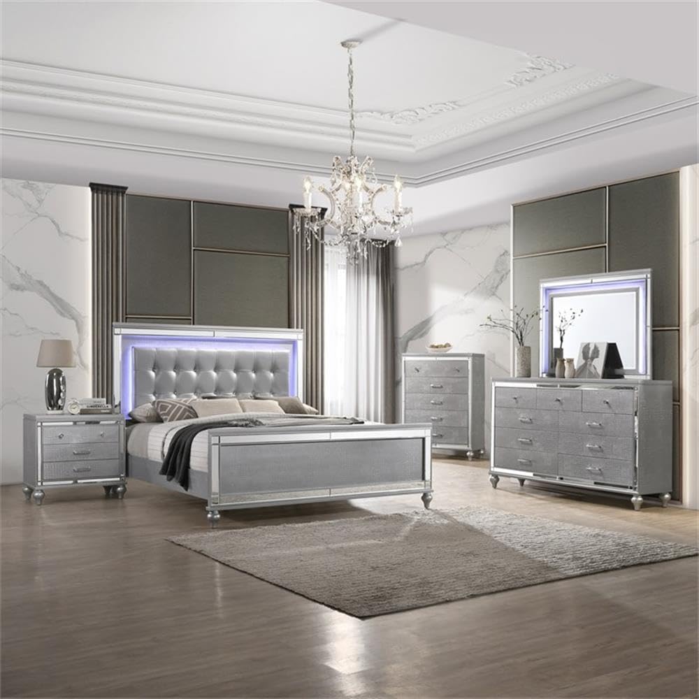 Valentine 4-Piece Wood Queen Bedroom Set in Silver