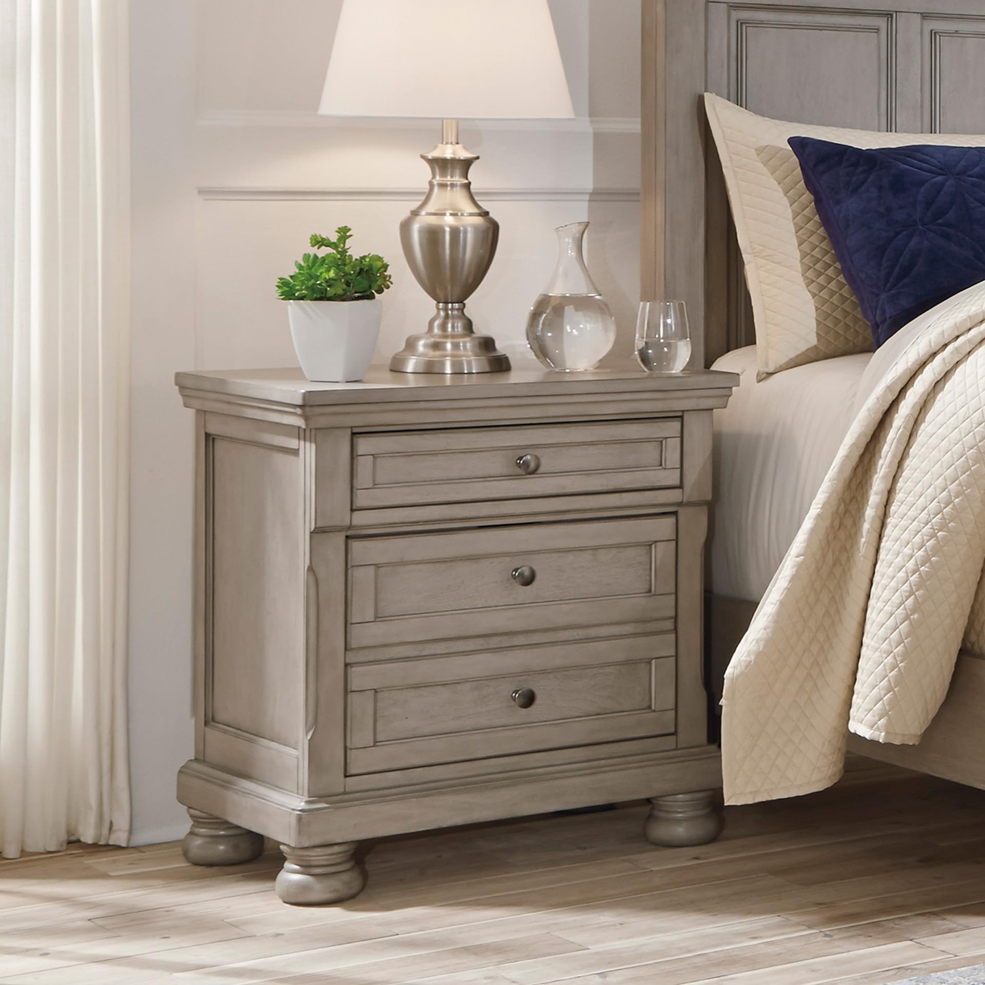 Lettner Modern Traditional 2 Drawer Nightstand, 30.13" Tall, Light Gray