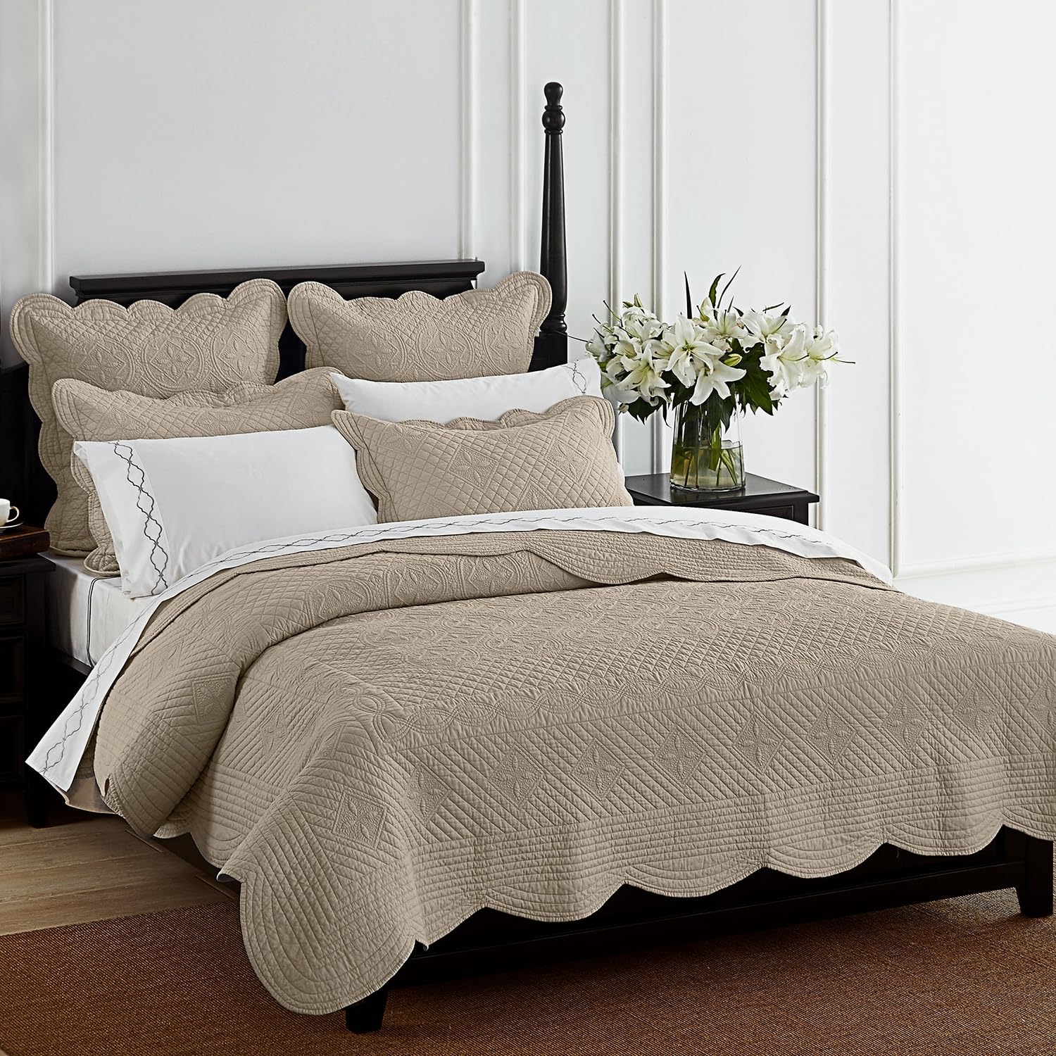 Sage Garden Luxury Pure Cotton Matelasse Quilt, King, Coffee