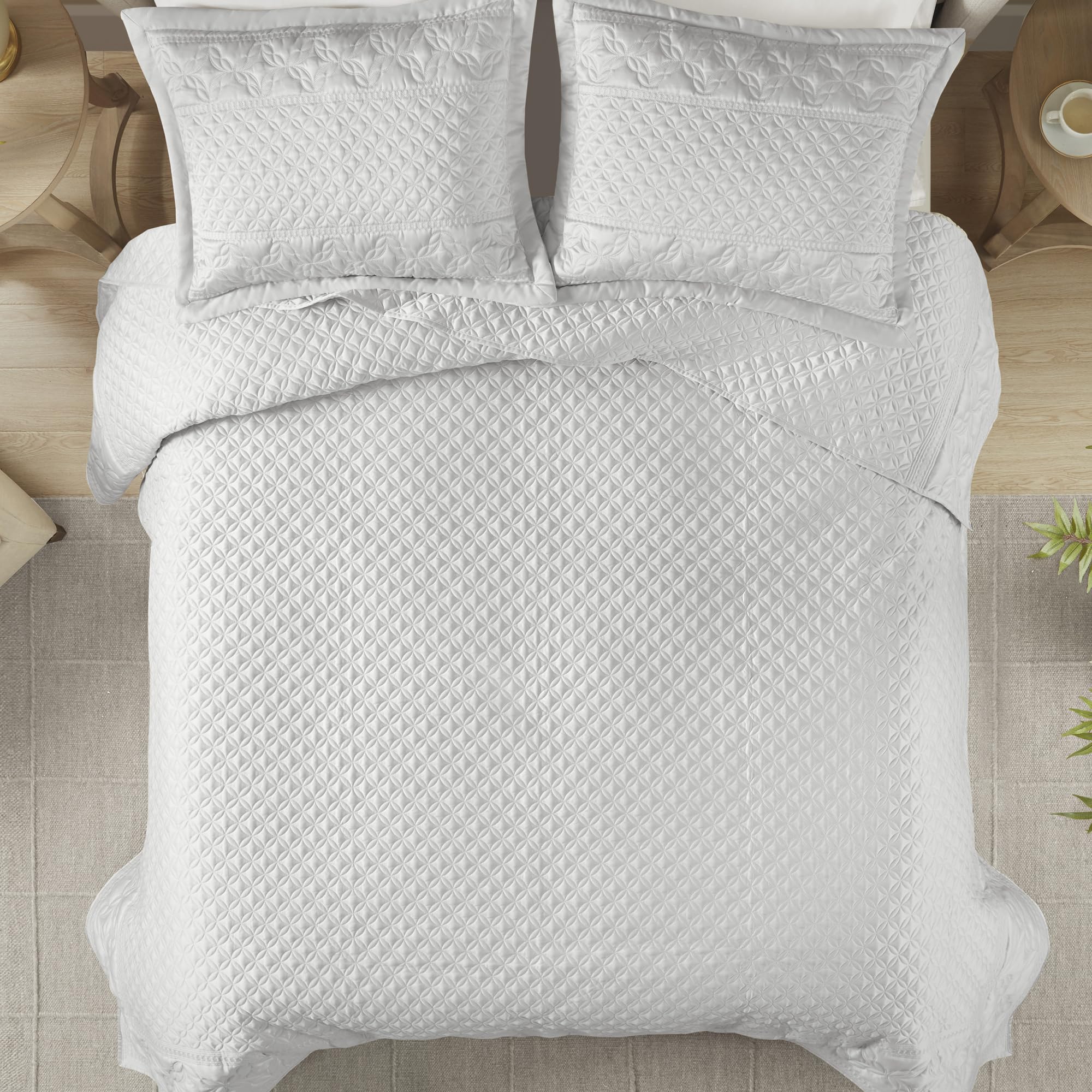 Quilt Set Luxe Ornamental Motif Embroidery Quilting, Oversized Coverlet for King Size Bed