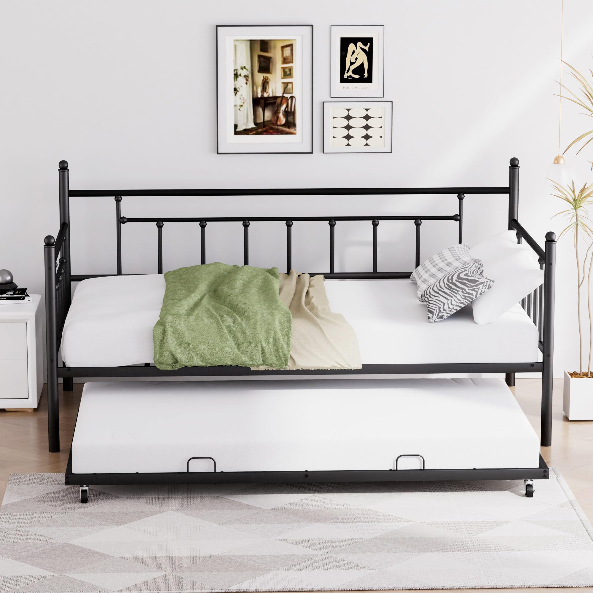 Daybed with Pull-Out Trundle, Heavy Duty Metal Sofa Day Bed Frame