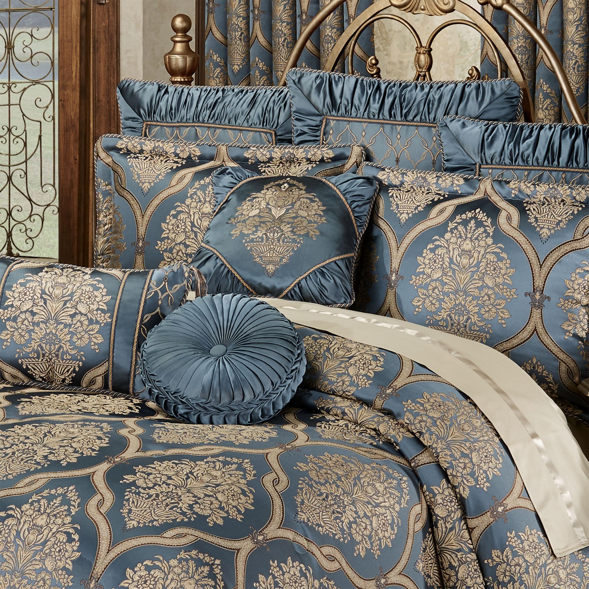 Luxurious Castleton Bedding | Sophisticated Jacquard Woven Damask Medallion