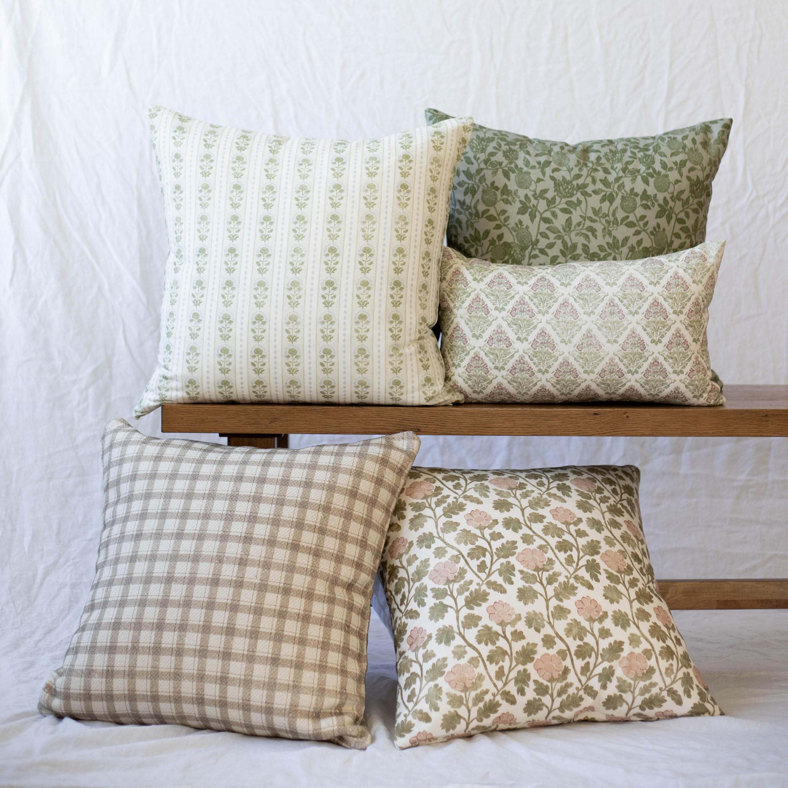 5 Pack - Modern & Luxurious Decorative Throw Pillow Covers - Durable Quality & Machine