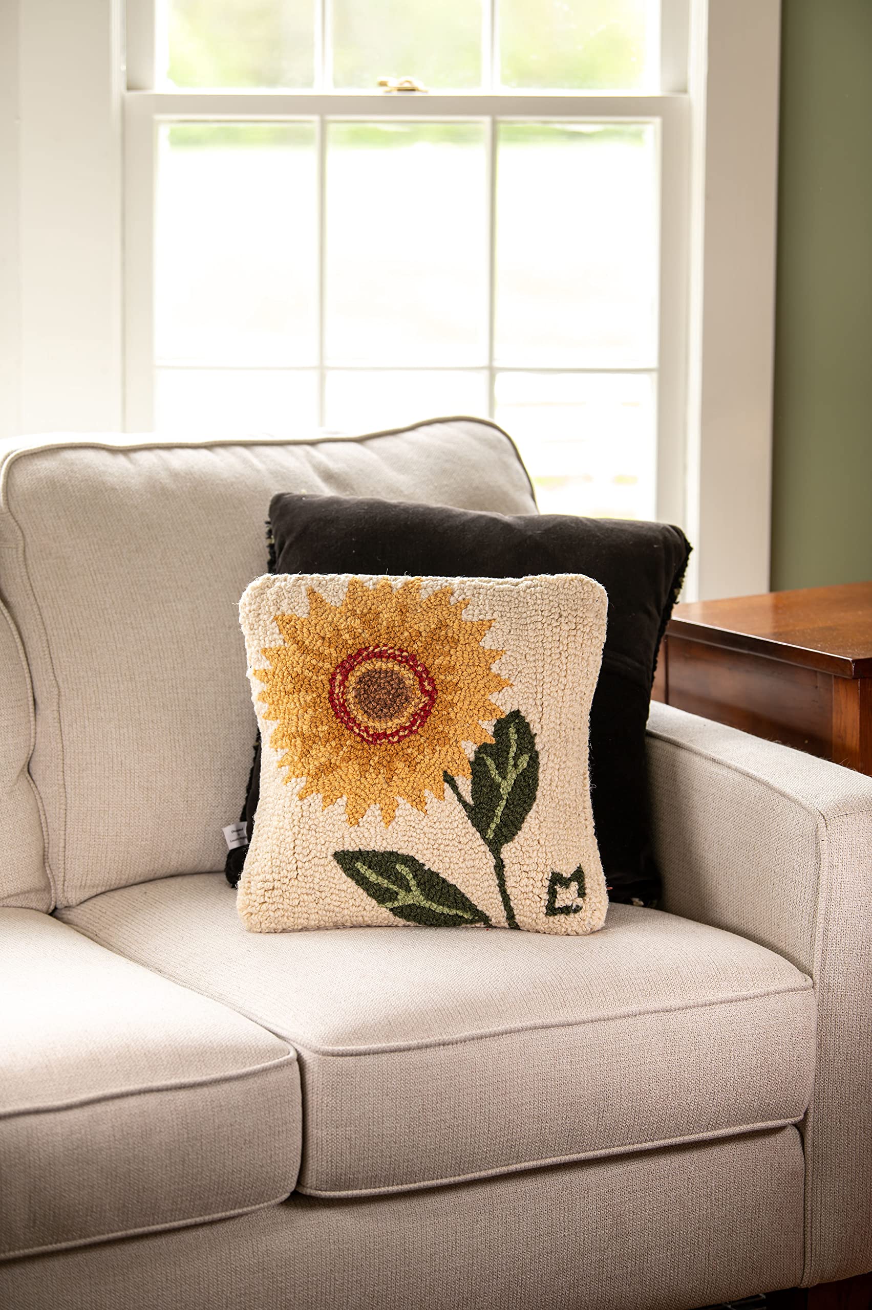Artist-Designed Sunflower Bloom Hand-Hooked Wool