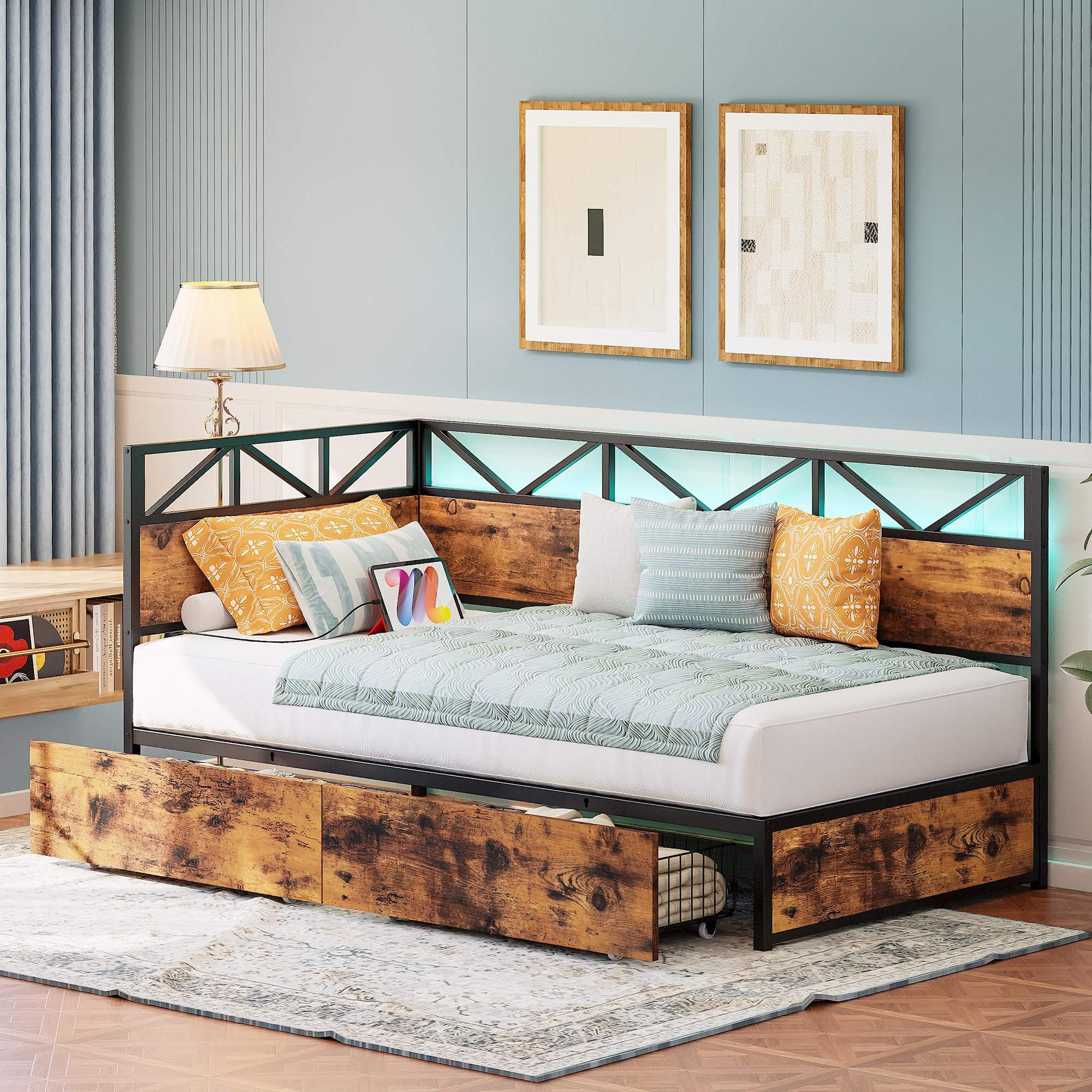 Daybed with Storage Drawers and Charging Station