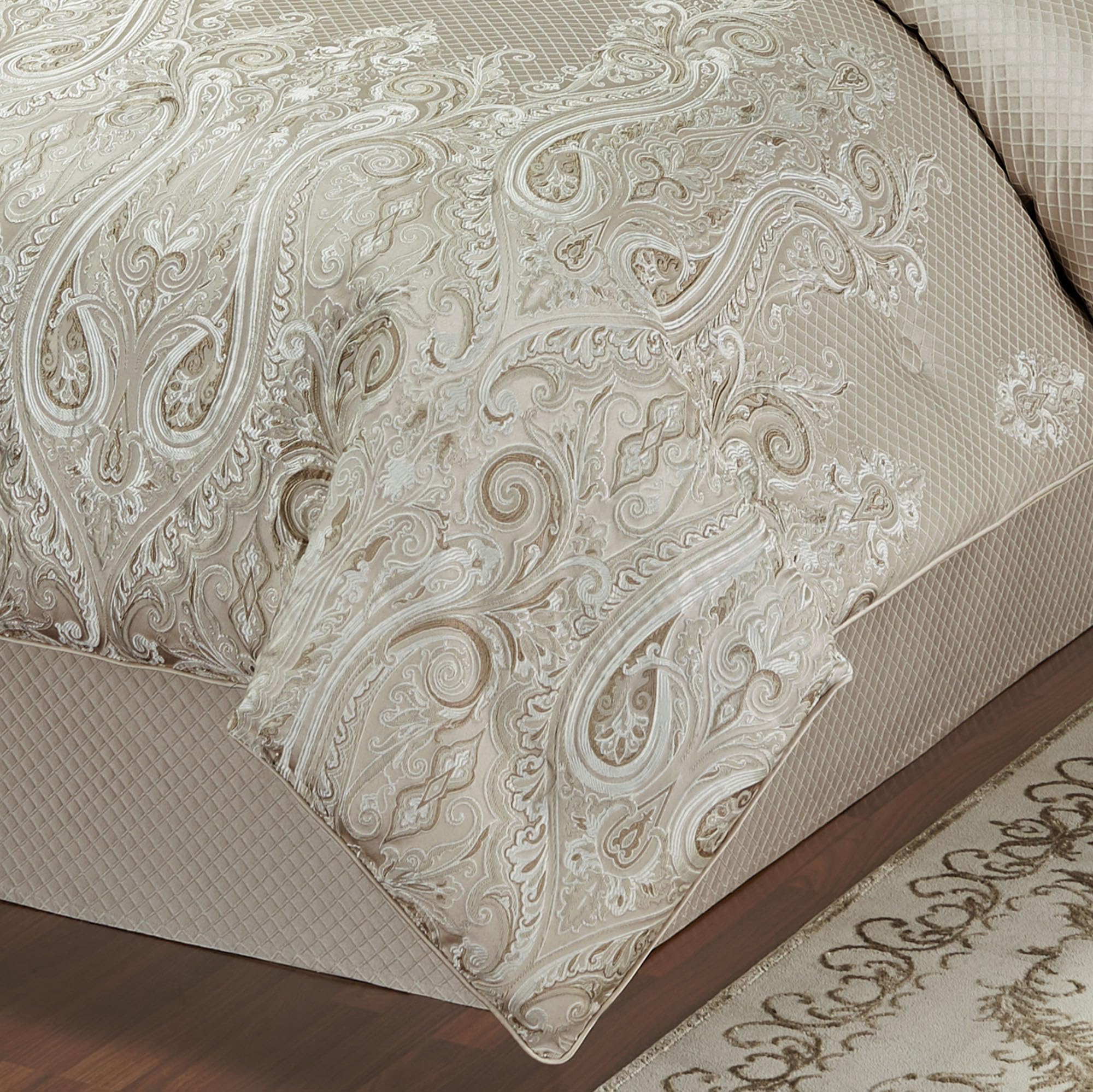 Lunata Classic Luxury Bedding | Chic Neutral Color Palette | Fine Jacquard-Woven