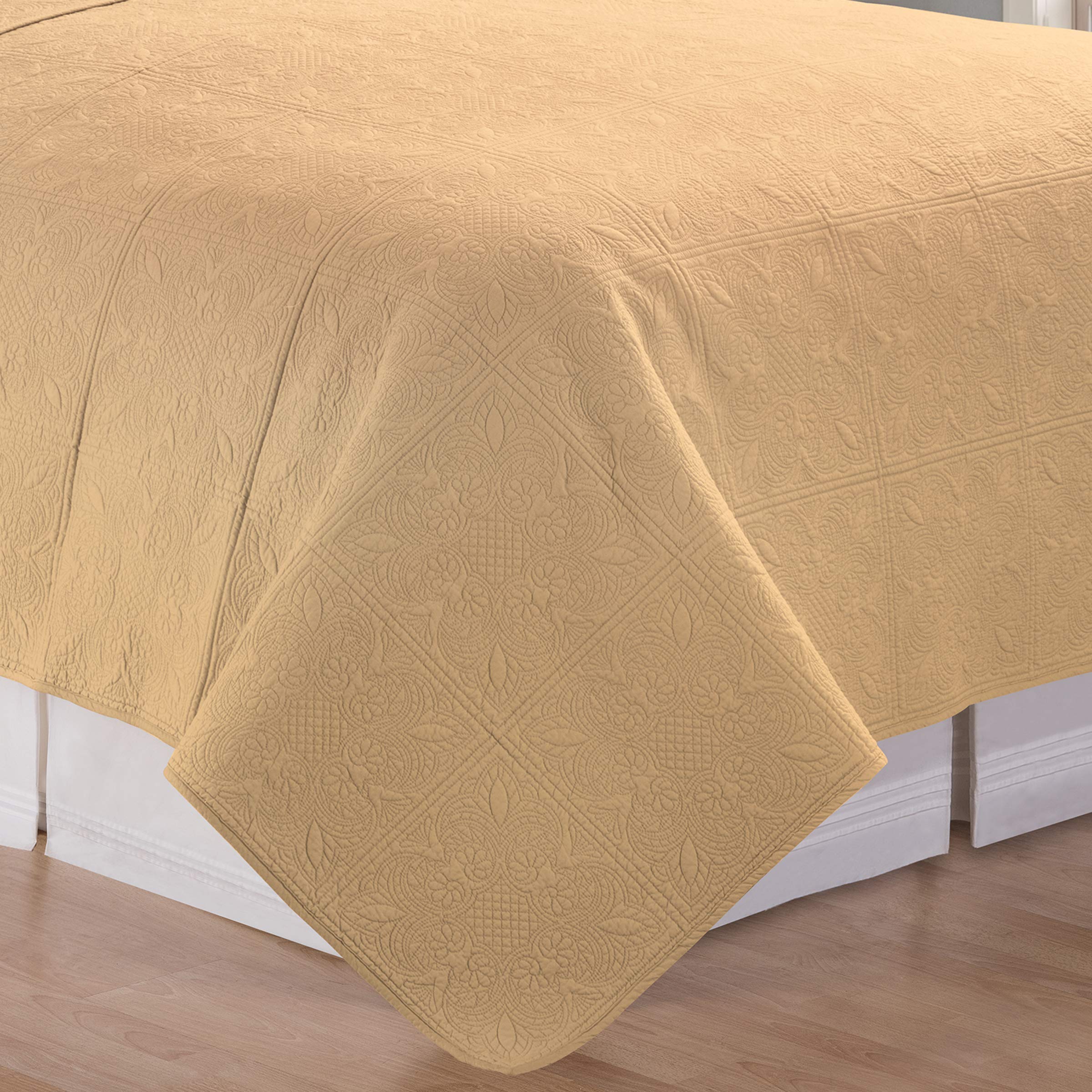 Cornsilk King Matelassé Quilt 100% Cotton Lightweight Machine Washable Reversible