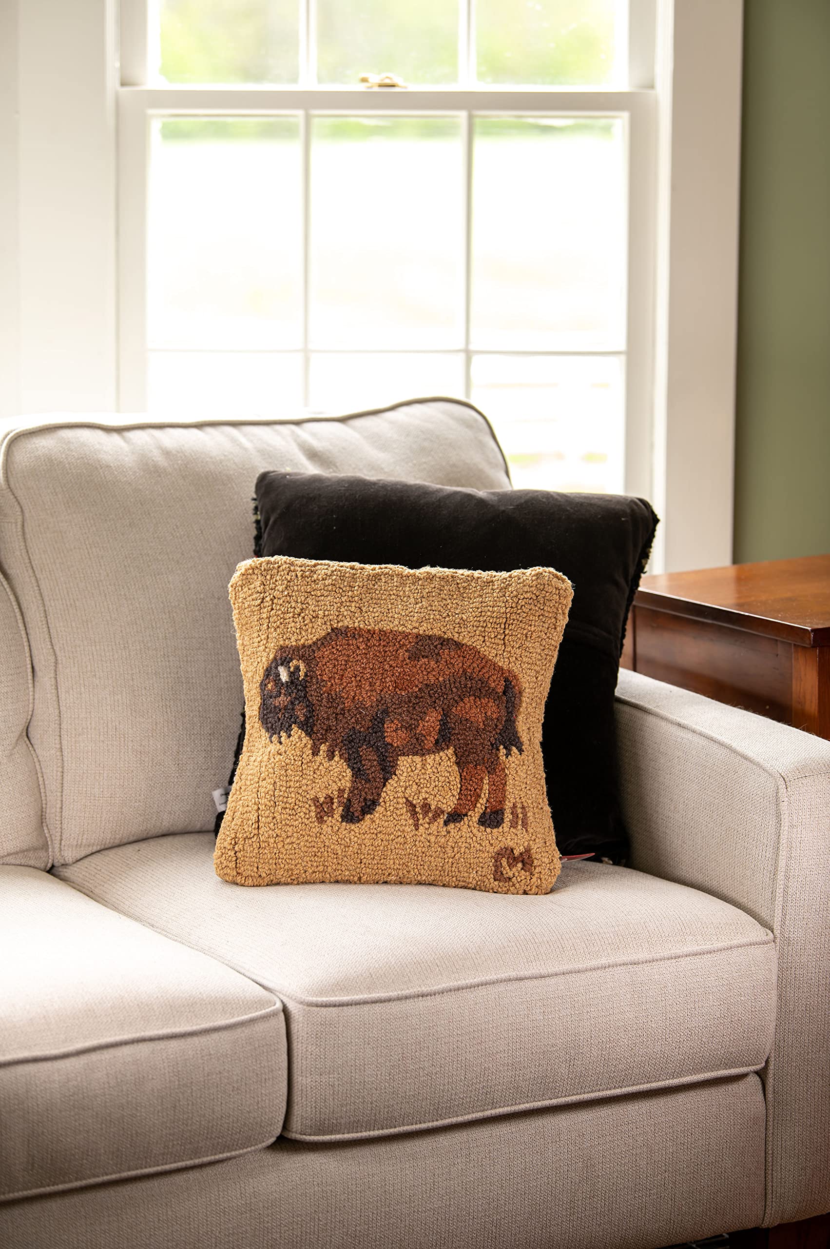 4 Corners Artist-Designed Gold Buffalo Hand-Hooked Wool Decorative Throw P