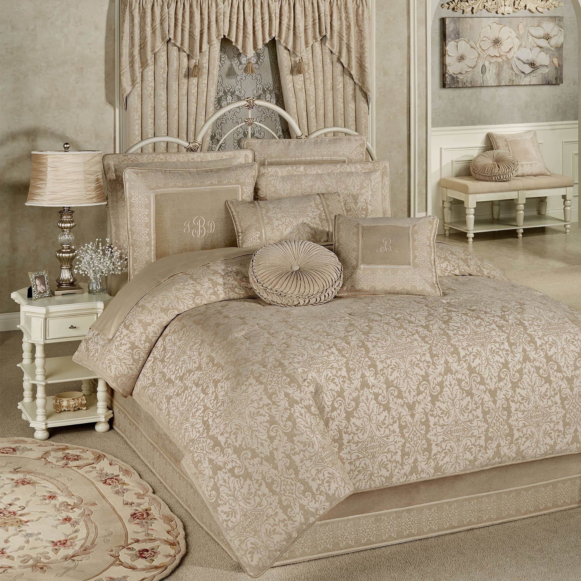 Traditional Grandview Jacquard Woven Damask Champagne Chenille Oversized