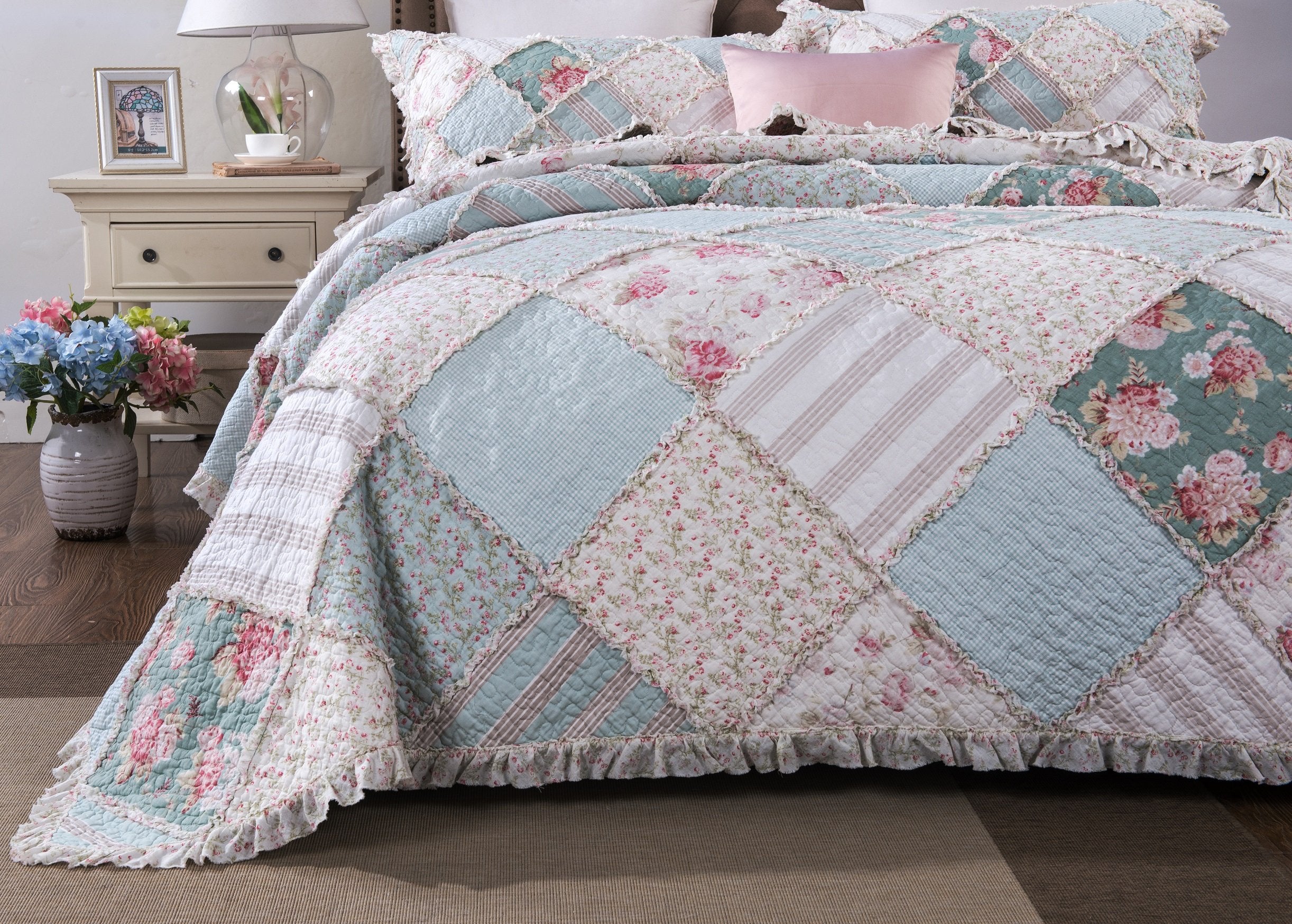 Cottage Patchwork Cotton Floral Bedspread Quilt Set - Hint of Mint Dainty Quilted Blooming