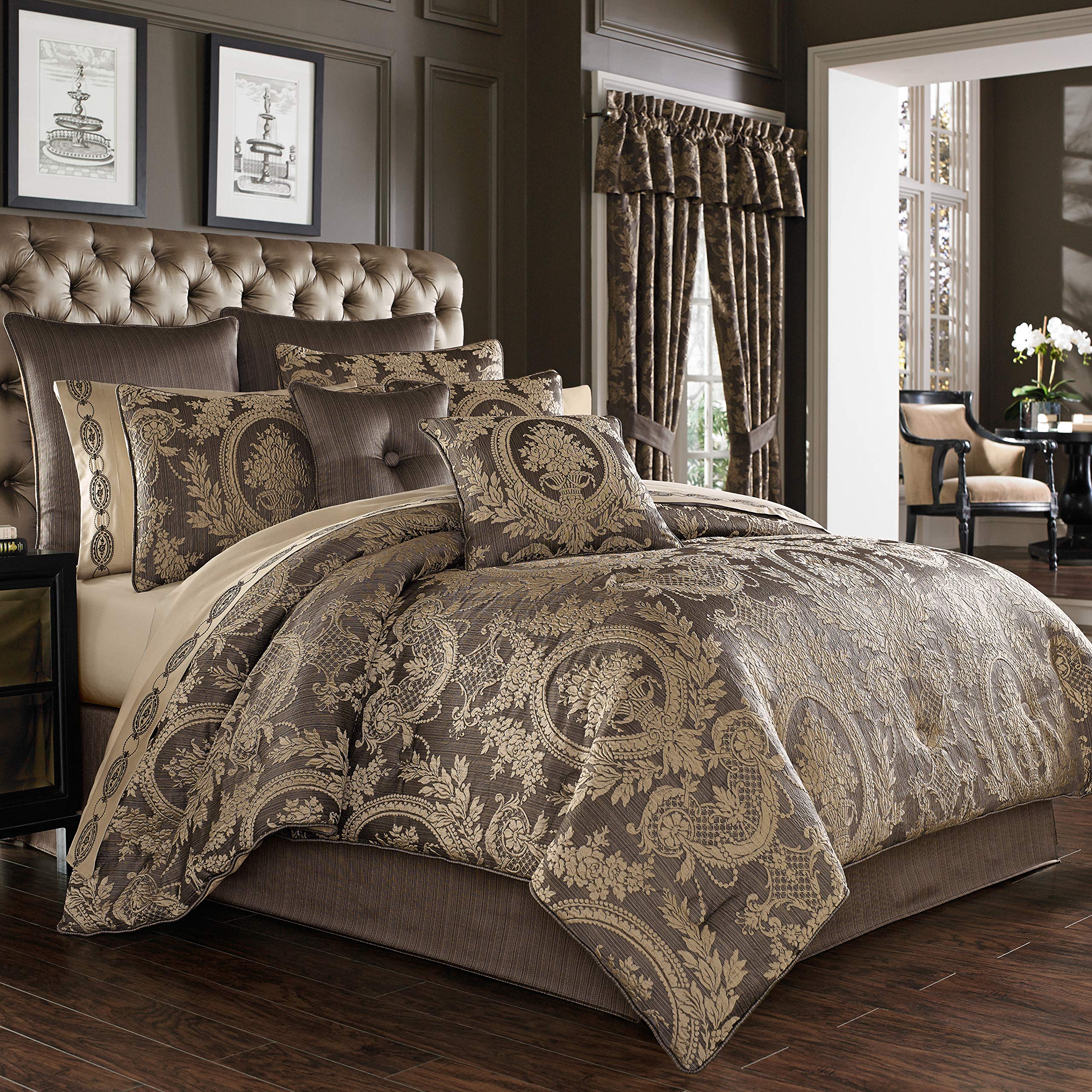 Neapolitan Woven Puff Jacquard Luxury 4 Piece Comforter Set, Mink