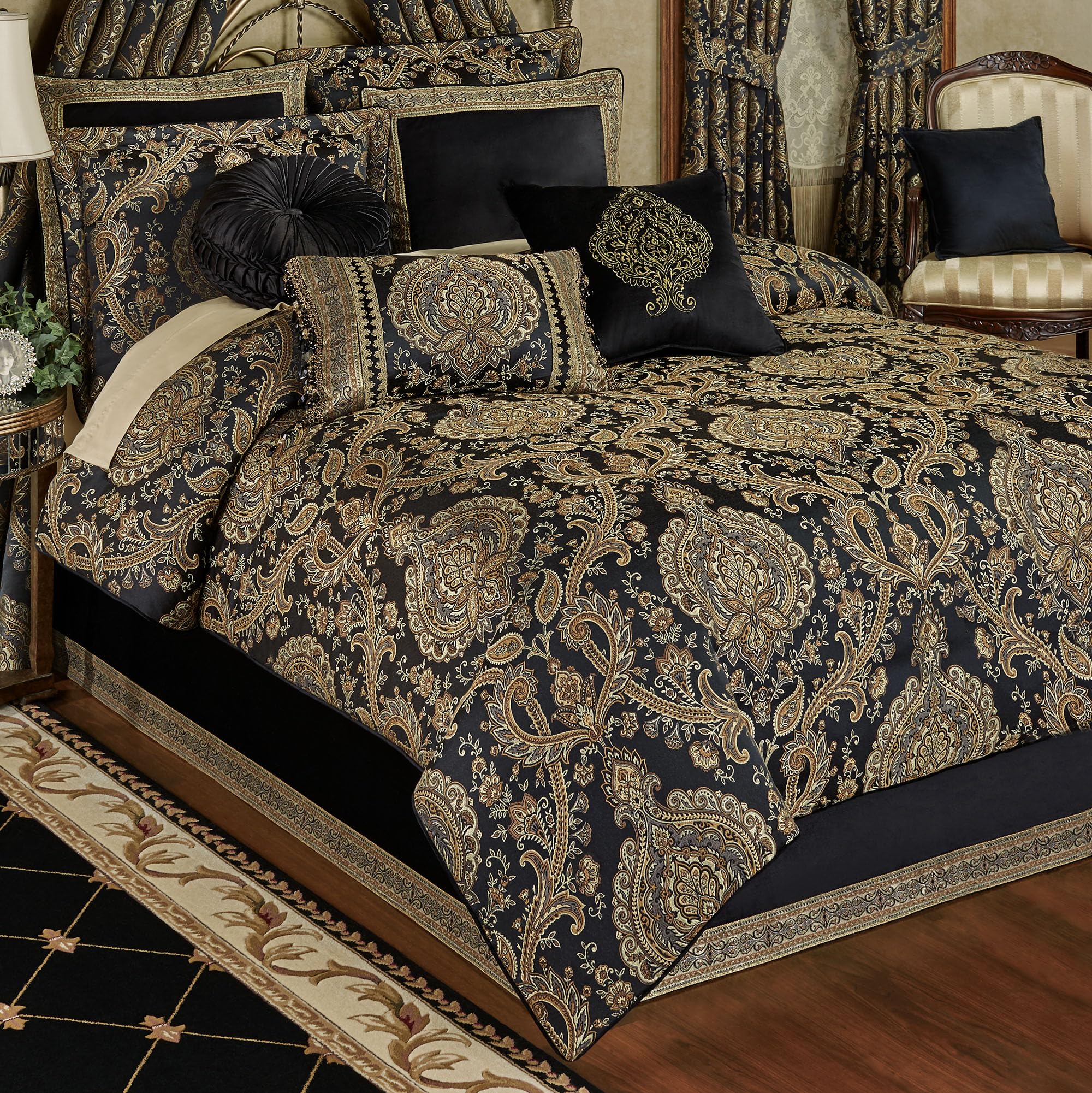 Bellevue Traditional Luxury Bedding | Elegant Tapestry-Style Woven Medallions | Neutral